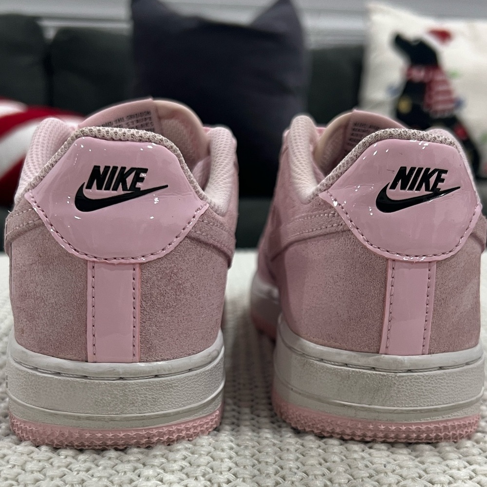 Nike Pink Air Force 1 Low Limited Edition - Picture 8 of 13